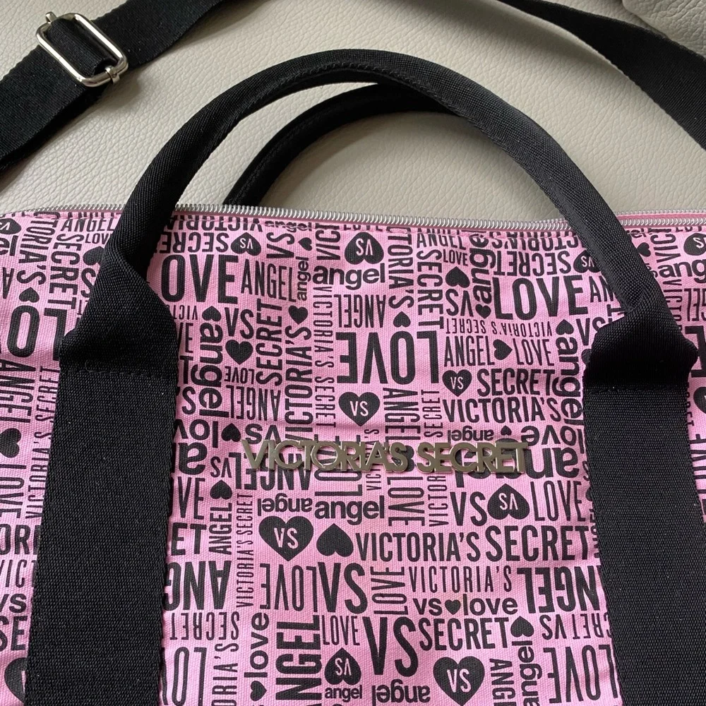 Victoria’s Secret limited edition duffle bag - Picture 2 of 8